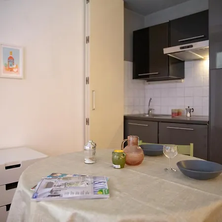 Modern Studio Apartment In Front Of Ponte Vecchio Florence Exterior photo